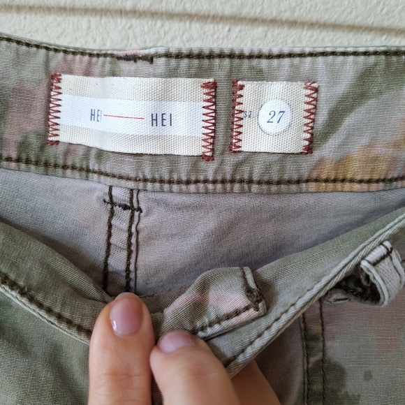 Hei Hei Anthropologie Womens 7"  Camo Chino Shorts. Size 27 - Picture 2 of 5